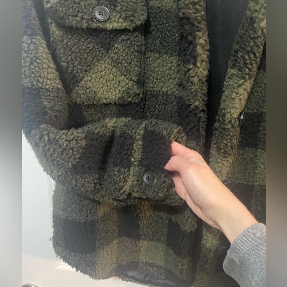 Lucky Brand Faux Fur Olive Green and Black Plaid Shacket Jacket Coat size S - Picture 5 of 8